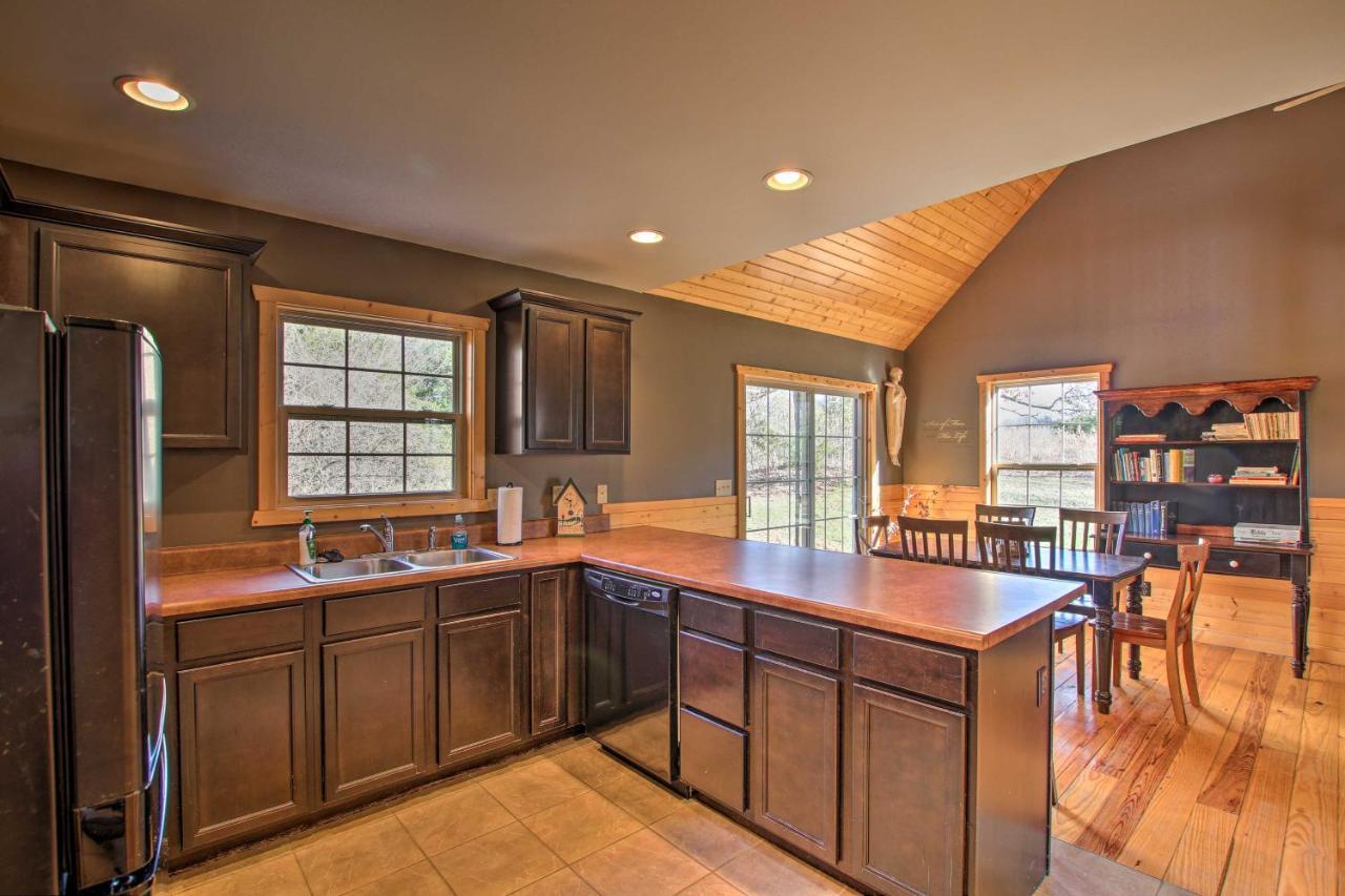 Updated Rural Retreat In New Haven Near Vineyards! Exterior foto